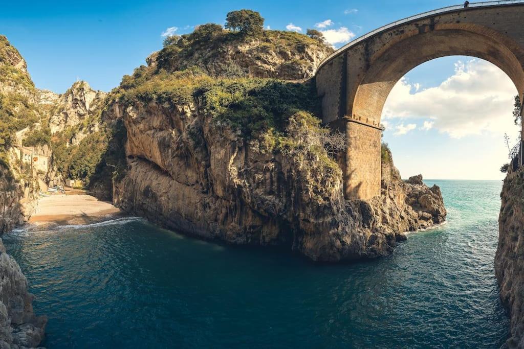 Tenuta Croce Appartamento Karol-Piscina-Vista Mare Salerno Exterior foto
